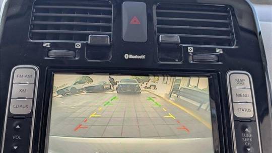 2015 Nissan LEAF - Images - 14