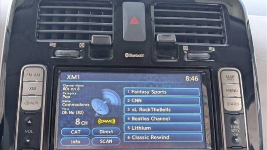 2015 Nissan LEAF - Images - 15