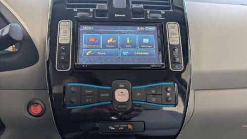 2015 Nissan LEAF - Images - 16