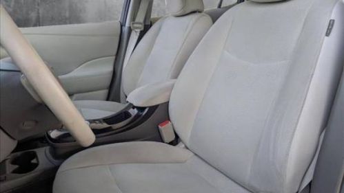 2015 Nissan LEAF - Images - 17