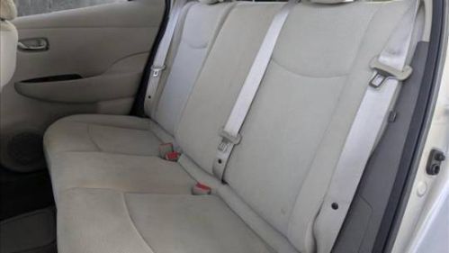 2015 Nissan LEAF - Images - 19