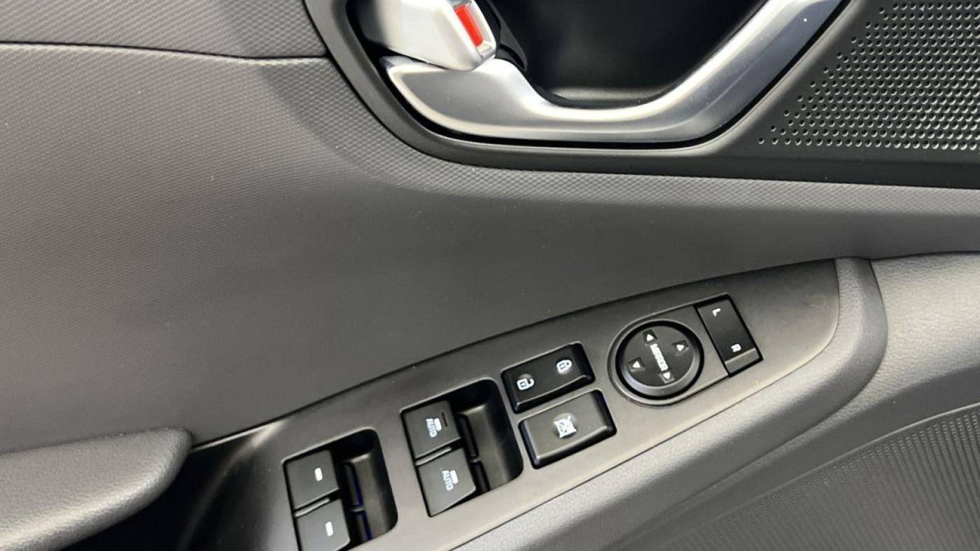 2019 Hyundai IONIQ KMHC75LD1KU136214