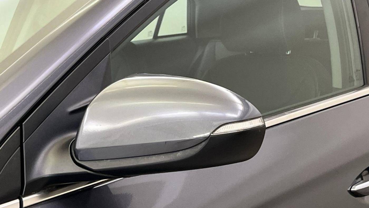 2019 Hyundai IONIQ KMHC75LD1KU136214