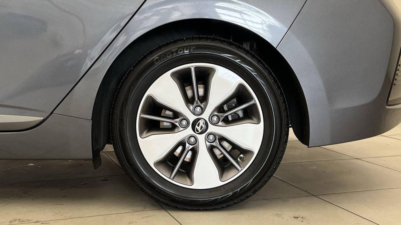 2019 Hyundai IONIQ KMHC75LD1KU136214