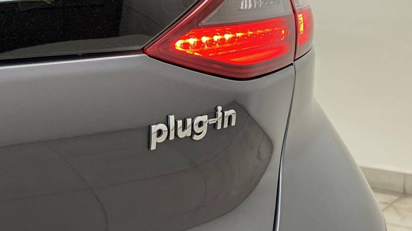 2019 Hyundai IONIQ KMHC75LD1KU136214