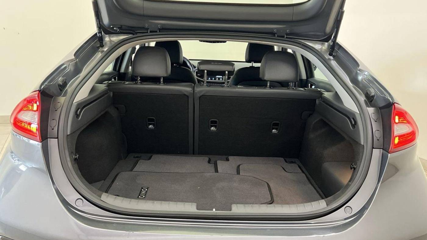 2019 Hyundai IONIQ KMHC75LD1KU136214