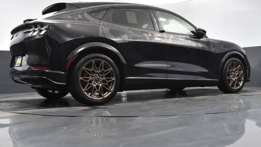 2025 Ford Mustang Mach E - Images - 1