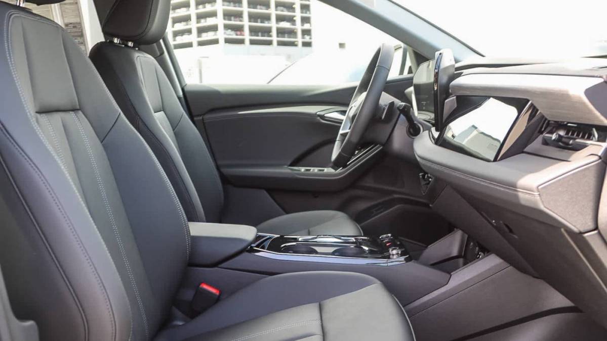2025 Audi Q6 e-tron - Images - 16