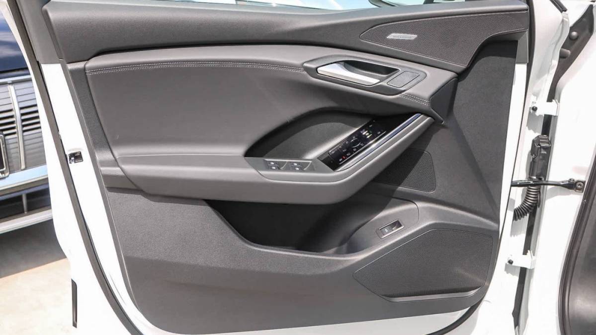 2025 Audi Q6 e-tron - Images - 22