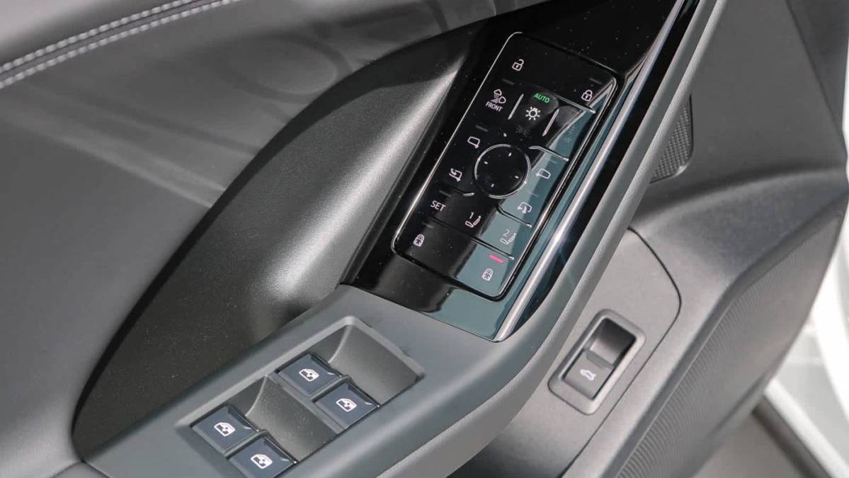2025 Audi Q6 e-tron - Images - 23