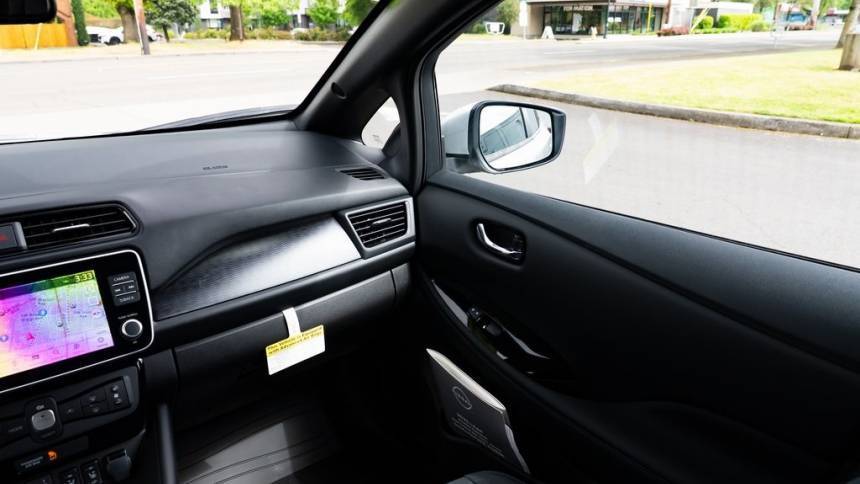 2025 Nissan LEAF - Images - 10