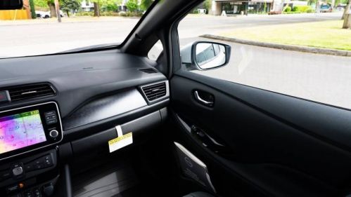 2025 Nissan LEAF - Images - 10