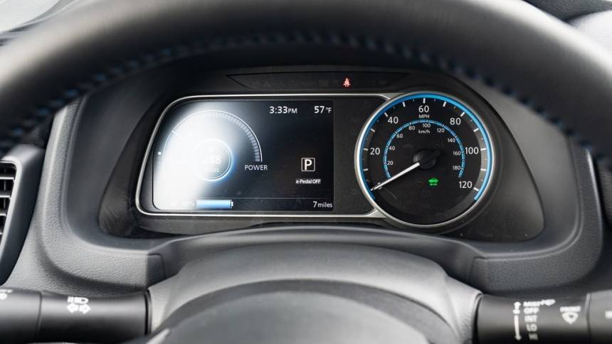 2025 Nissan LEAF - Images - 12