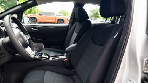 2025 Nissan LEAF - Images - 19