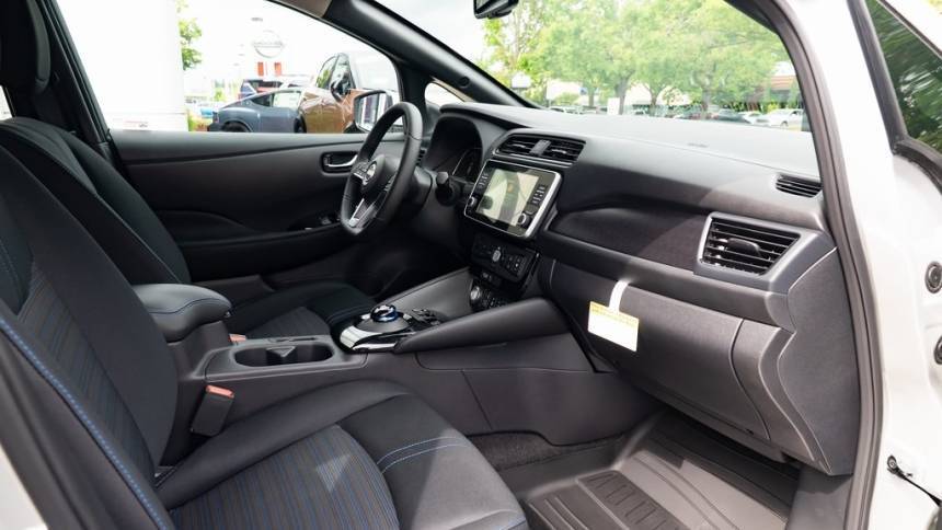 2025 Nissan LEAF - Images - 26