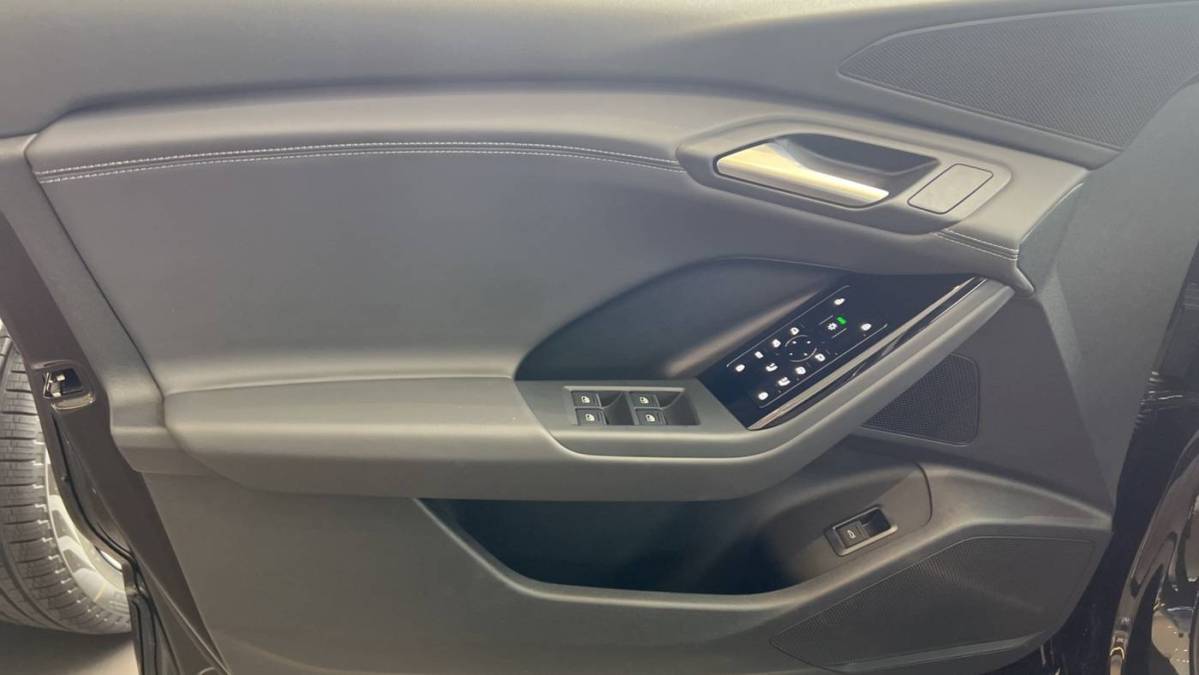 2025 Audi Q6 e-tron - Images - 8
