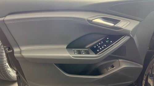 2025 Audi Q6 e-tron - Images - 8