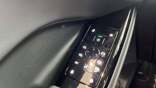 2025 Audi Q6 e-tron - Images - 17