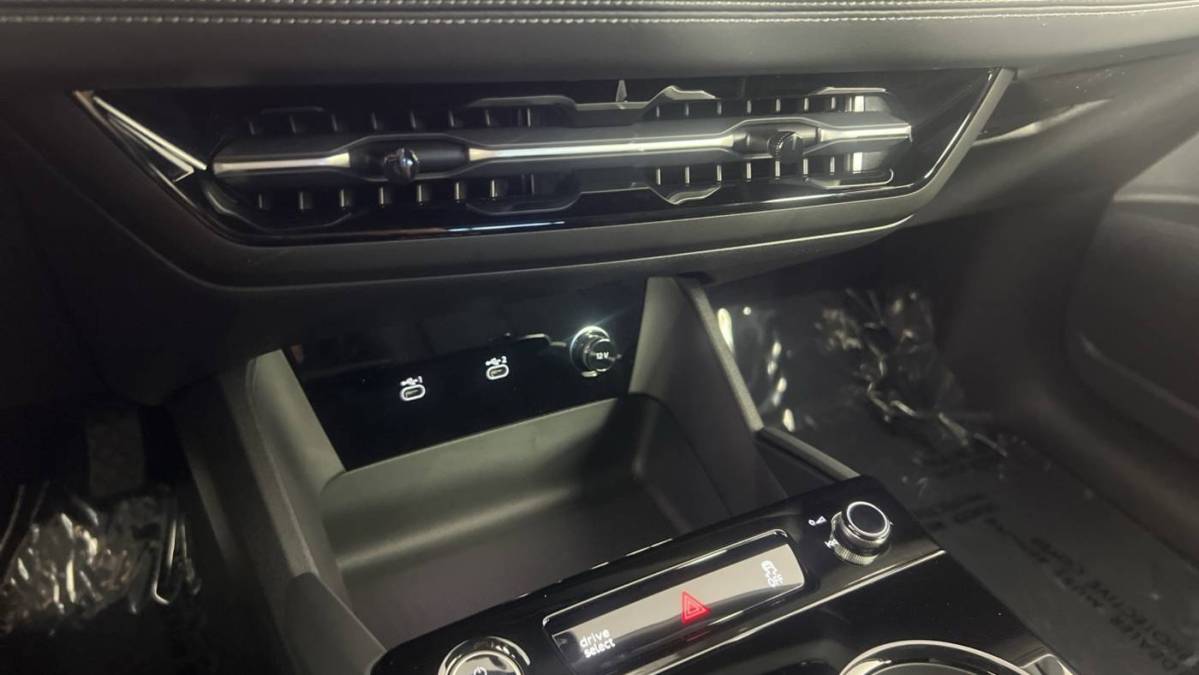 2025 Audi Q6 e-tron - Images - 17