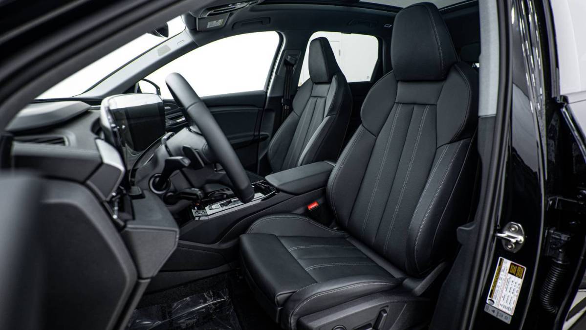 2025 Audi Q6 e-tron - Images - 14