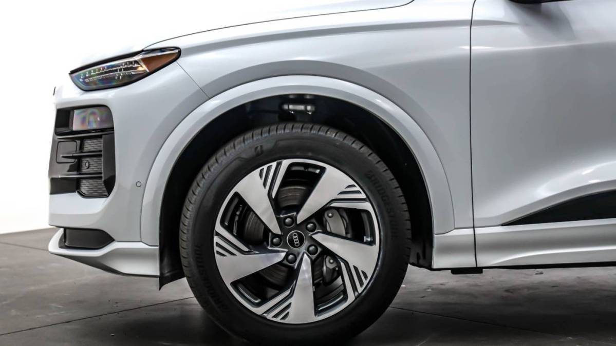 2025 Audi Q6 e-tron - Images - 10