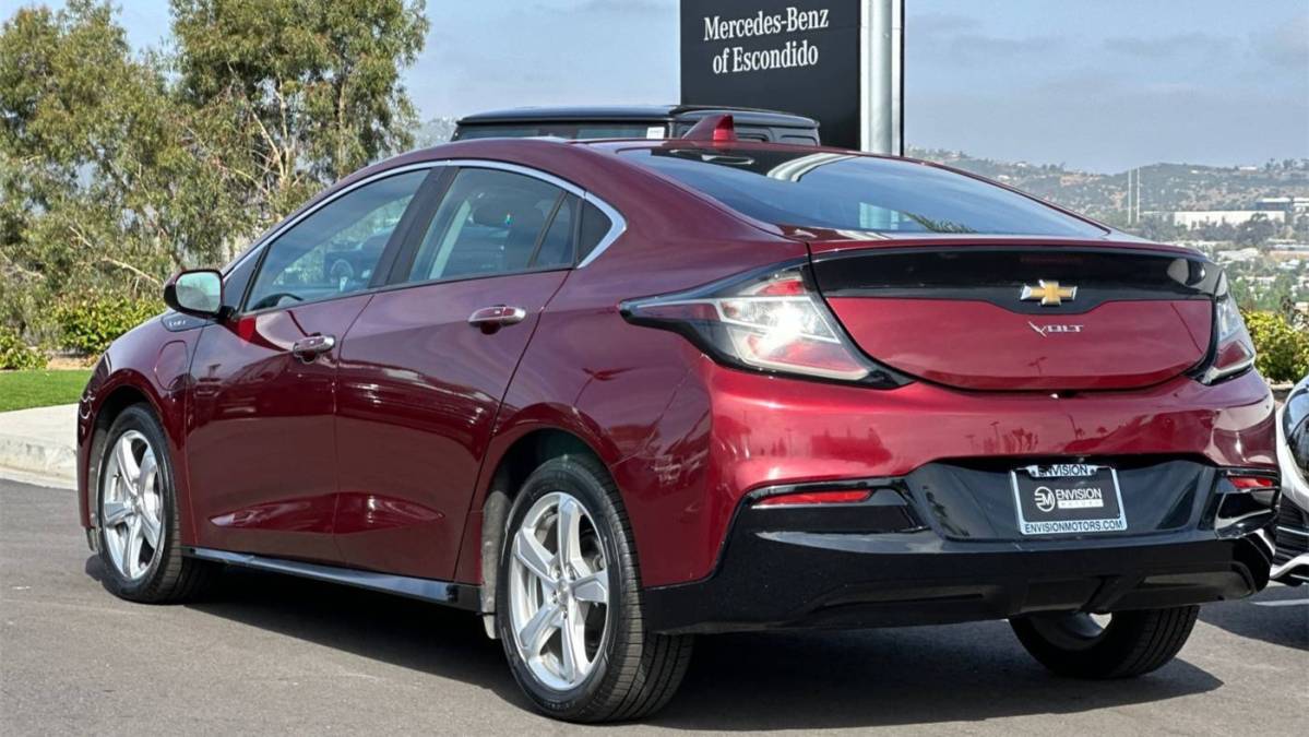 2017 Chevrolet VOLT - Images - 4