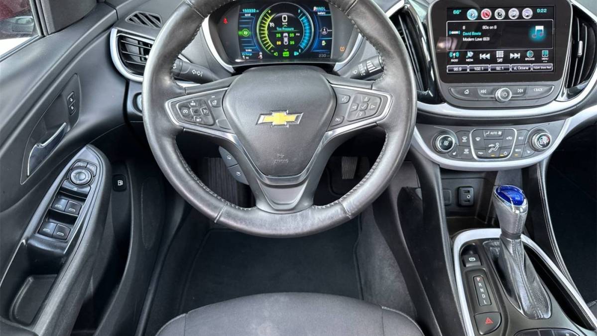 2017 Chevrolet VOLT - Images - 11