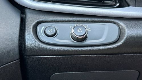 2017 Chevrolet VOLT - Images - 24