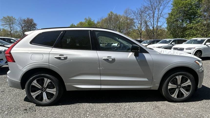 2025 Volvo XC60 - Images - 9