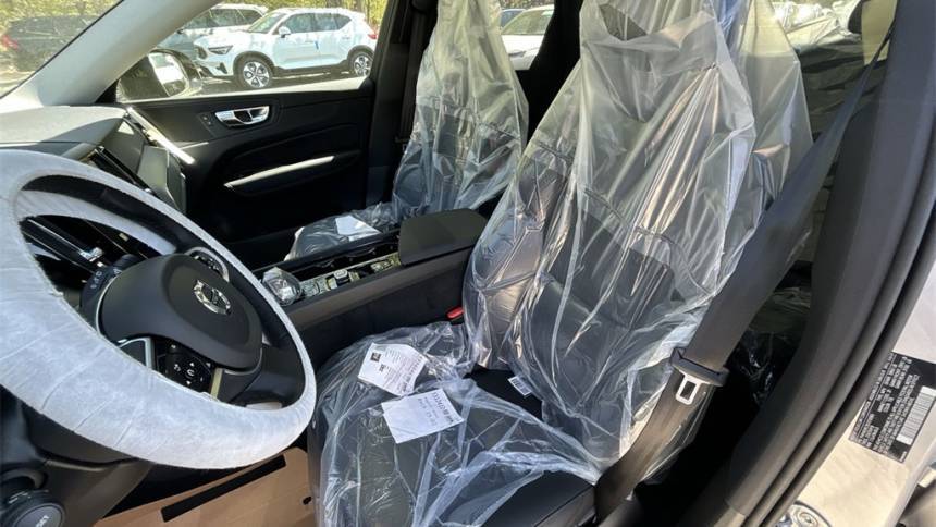2025 Volvo XC60 - Images - 11