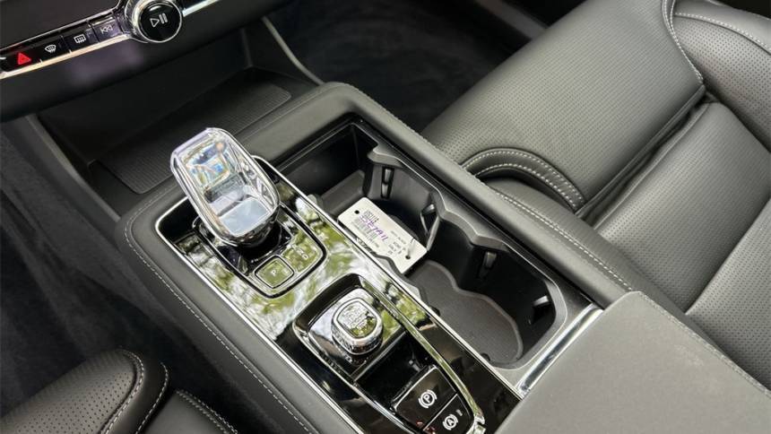 2025 Volvo XC90 - Images - 22