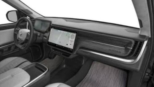 2024 Rivian R1S - Images - 17