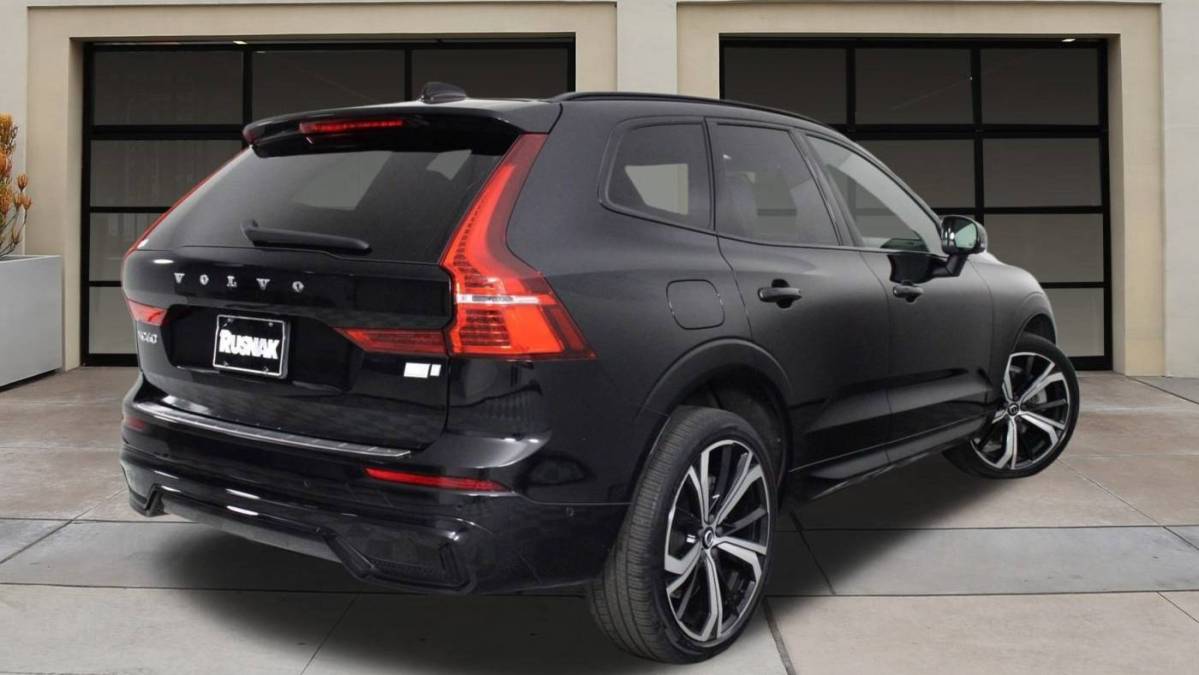 2022 Volvo XC60 - Images - 4