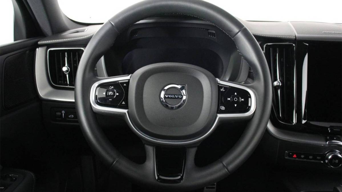 2022 Volvo XC60 - Images - 8