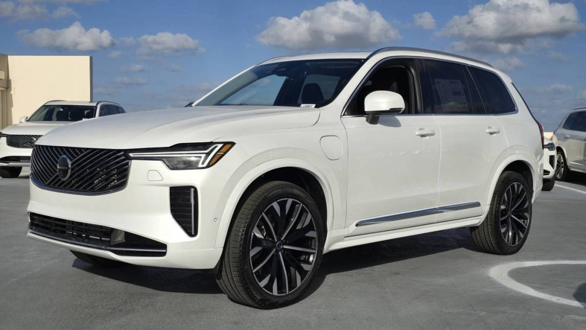 2025 Volvo XC90 - Images - 1