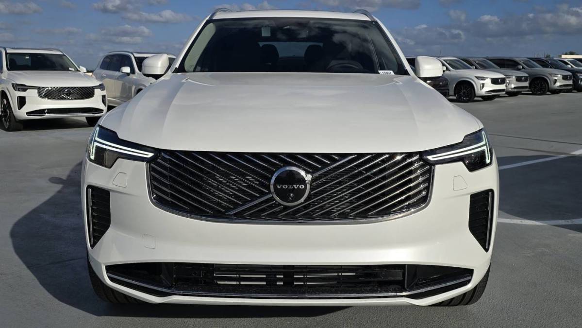 2025 Volvo XC90 - Images - 2