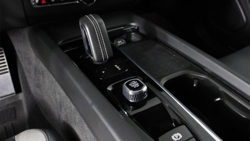 2022 Volvo XC60 - Images - 15