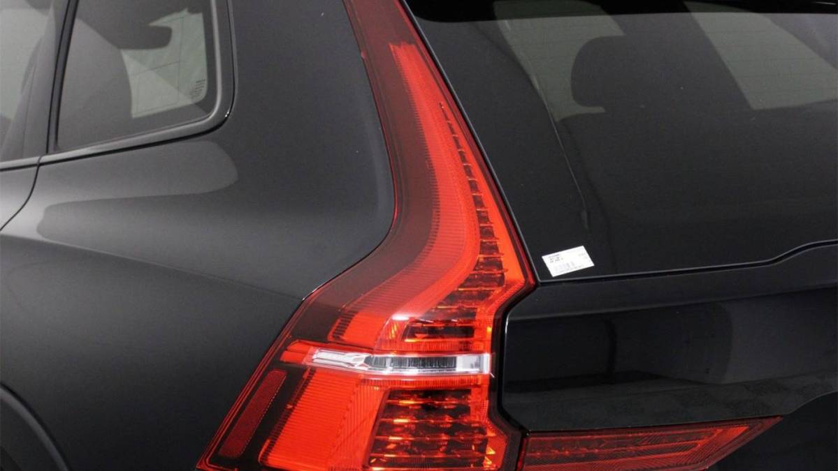 2022 Volvo XC60 - Images - 18