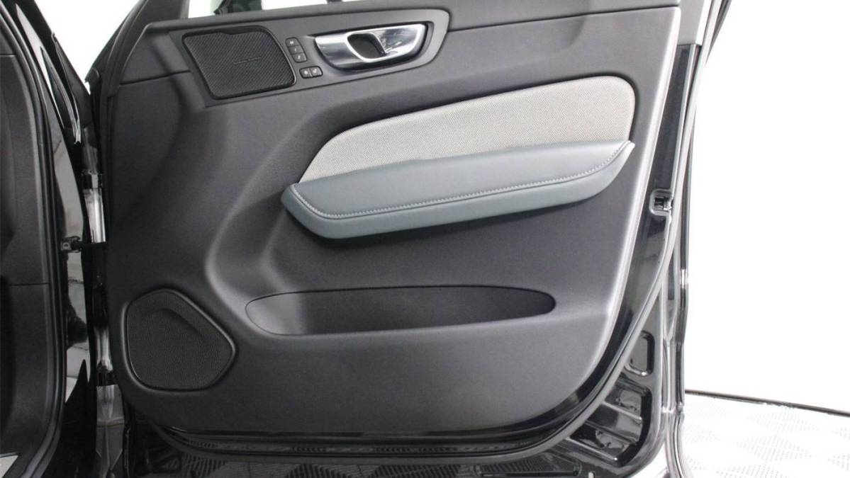 2022 Volvo XC60 - Images - 21