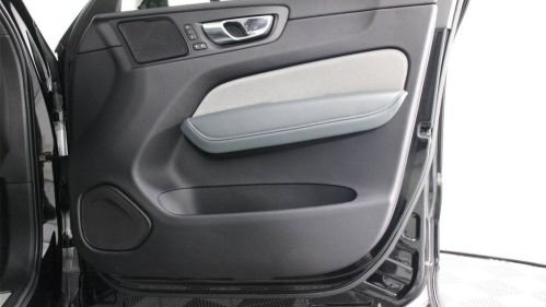 2022 Volvo XC60 - Images - 21