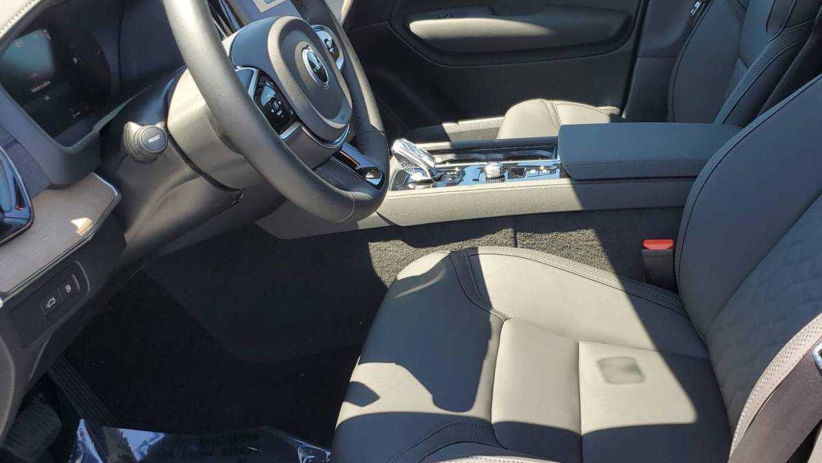 2025 Volvo XC90 - Images - 13