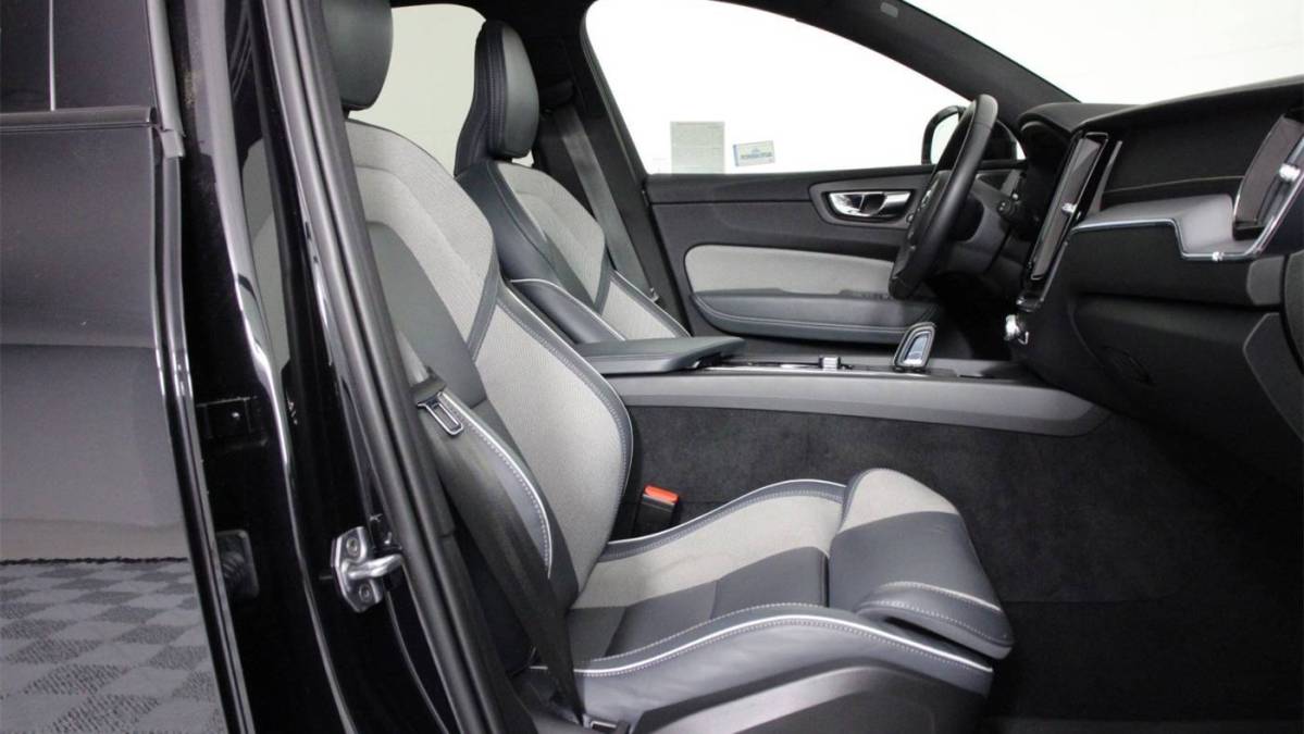 2022 Volvo XC60 - Images - 29