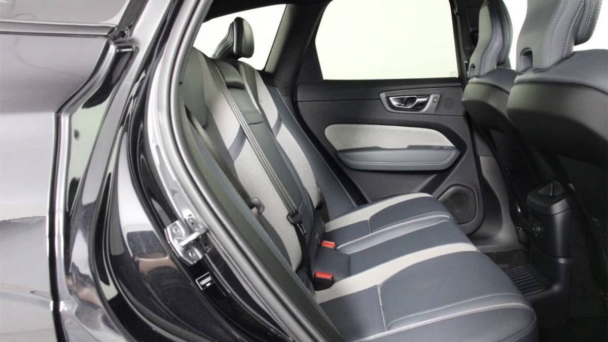 2022 Volvo XC60 - Images - 30