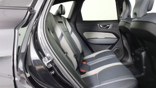 2022 Volvo XC60 - Images - 30