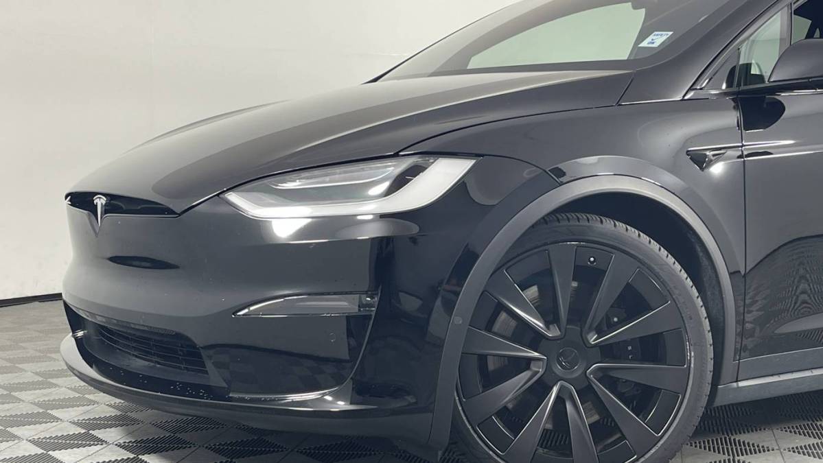 2022 Tesla Model X - Images - 5