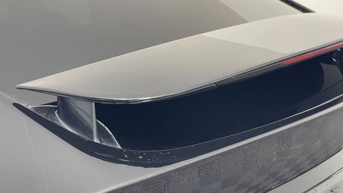 2022 Tesla Model X - Images - 16