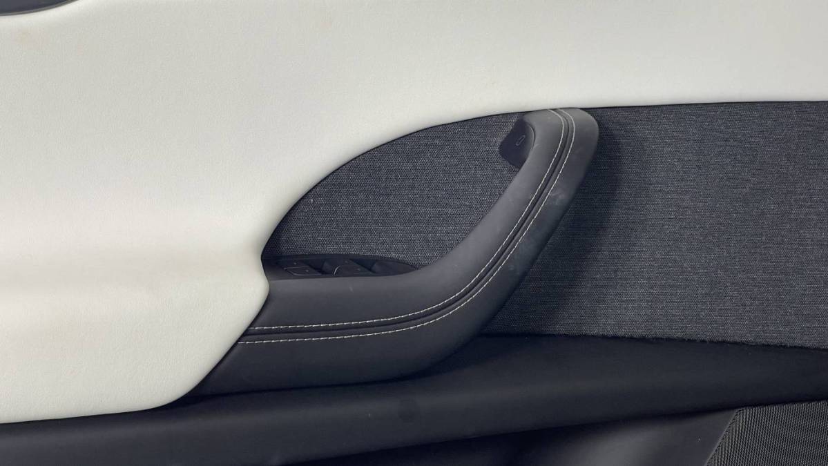 2022 Tesla Model X - Images - 22