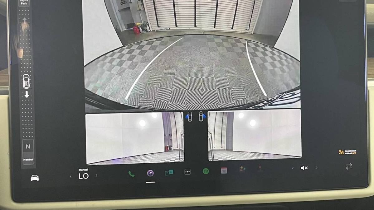 2022 Tesla Model X - Images - 27