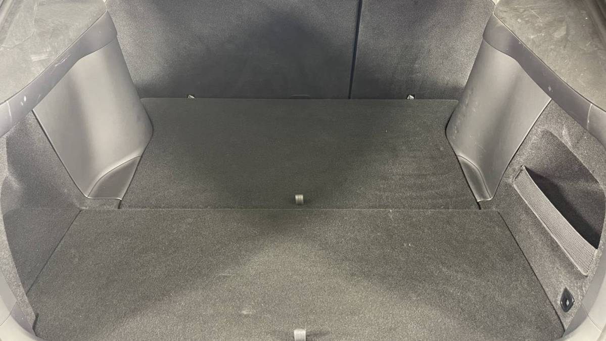 2022 Tesla Model X - Images - 39