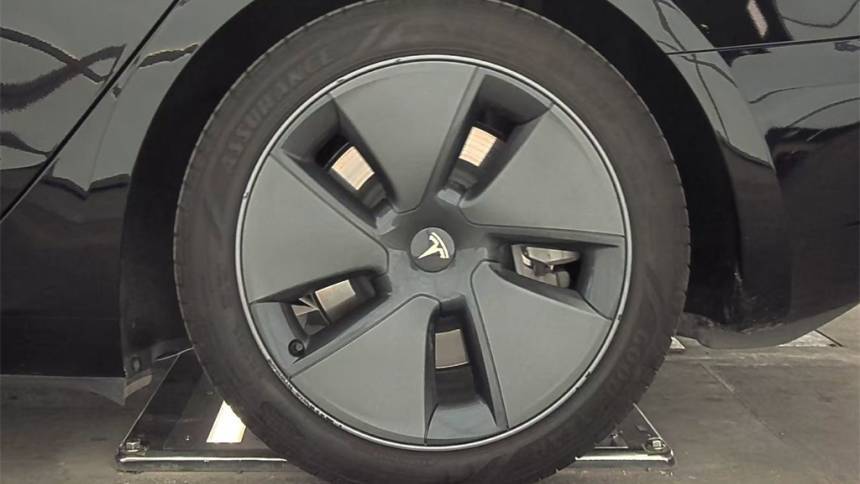 2023 Tesla Model 3 5YJ3E1EA9PF428277